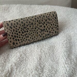 Universal thread animal print wallet